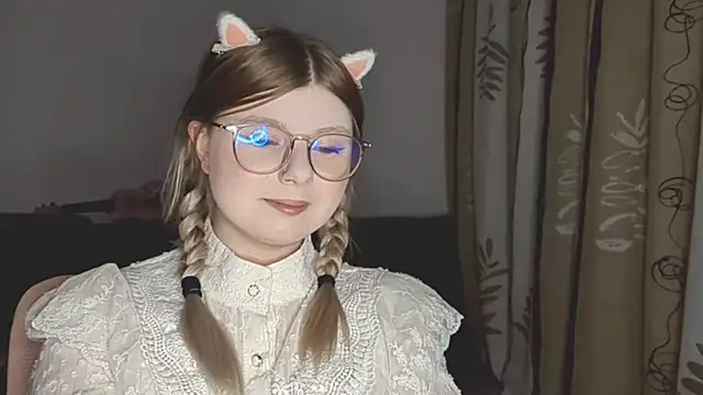 Snapshot of YukiBlush chatting on 05-11-26, 05:21 YukiBlush online show from 05-11-26, 05:21
