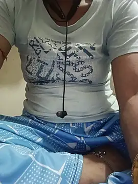 Snapshot of annu_47 chatting on 06-26-26, 04:24 annu 47 online show from 06-26-26, 04:24