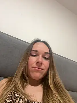 Naomi-Smile online show from 04-30-26, 08:57