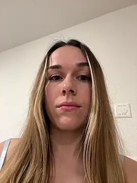 Naomi-Smile online show from 04-28-26, 07:51