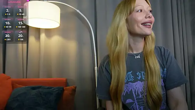 Snapshot of _Mila_Luna_ chatting on 05-30-26, 08:58 Mila Luna online show from 05-30-26, 08:58
