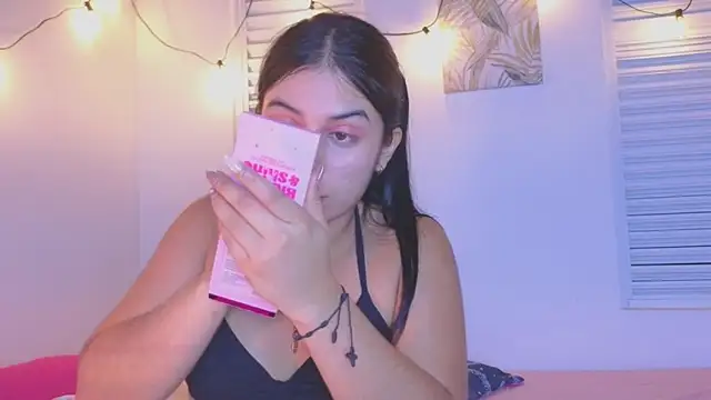 Snapshot of VictoriaaLopez chatting on 06-10-26, 04:13 VictoriaaLopez online show from 06-10-26, 04:13
