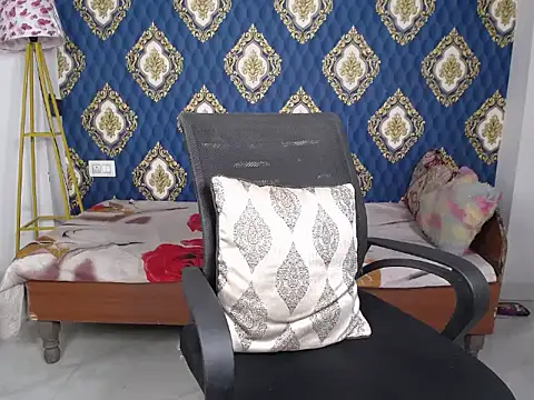 Queenof night online show from 04-28-26, 03:49