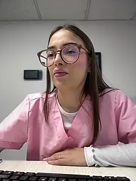 Sweet Milaa1 online show from 06-18-26, 06:24