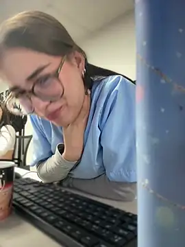 Sweet Milaa1 online show from 05-30-26, 08:36