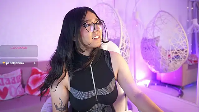 Snapshot of VioletJoness_ chatting on 07-01-26, 11:43 VioletJoness online show from 07-01-26, 11:43