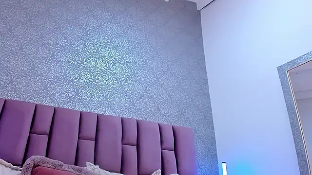 Snapshot of DianaRed_ chatting on 07-15-26, 08:49 DianaRed online show from 07-15-26, 08:49