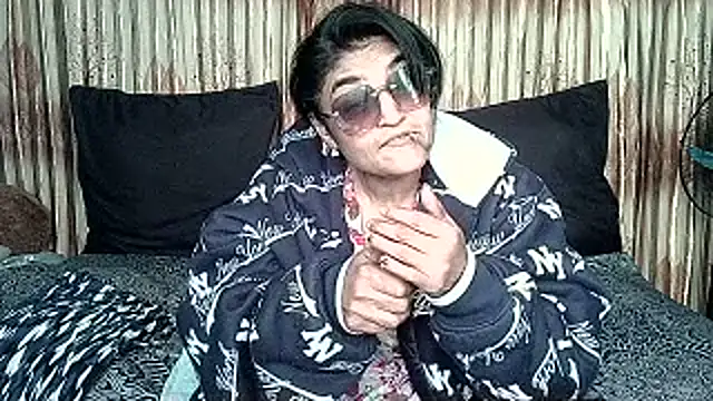 Snapshot of Indian_blaze006 chatting on 08-05-26, 12:21 Indian blaze006 online show from 08-05-26, 12:21