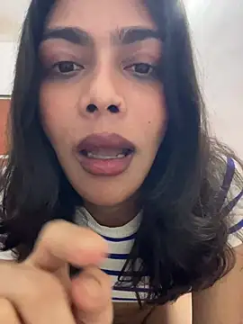 Snapshot of Mayra_xx chatting on 07-24-26, 10:06 Mayra xx online show from 07-24-26, 10:06