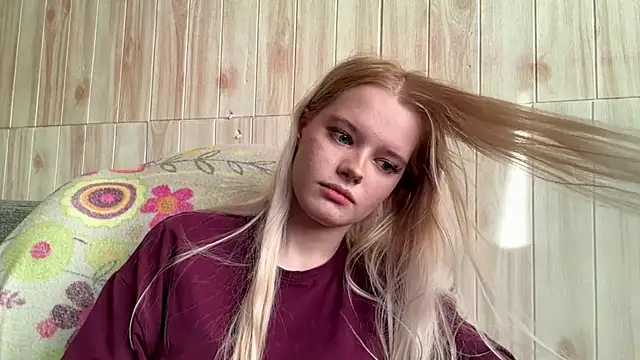 Snapshot of Malinwitch chatting on 06-30-26, 03:12 Malinwitch online show from 06-30-26, 03:12