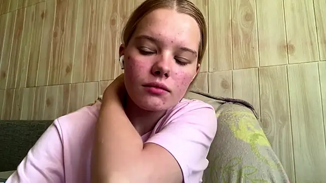 Snapshot of Malinwitch chatting on 07-24-26, 05:47 Malinwitch online show from 07-24-26, 05:47