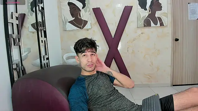 Snapshot of LUCKY_BOX2026 chatting on 07-21-26, 01:45 LUCKY BOX2026 online show from 07-21-26, 01:45