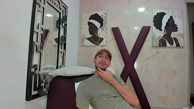 Snapshot of LUCKY_BOX2026 chatting on 06-16-26, 01:22 LUCKY BOX2026 online show from 06-16-26, 01:22