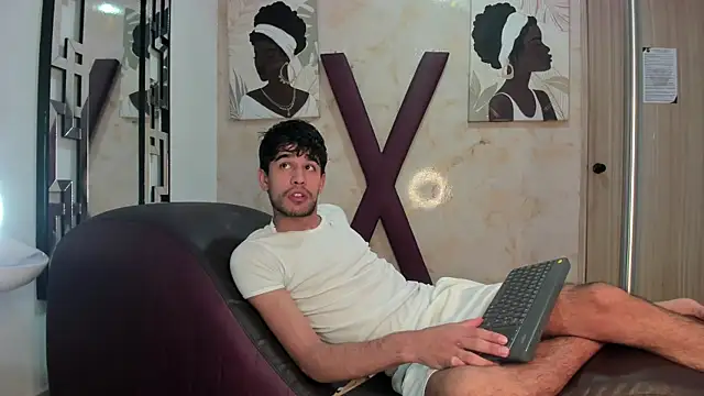 Snapshot of LUCKY_BOX2026 chatting on 07-11-26, 01:44 LUCKY BOX2026 online show from 07-11-26, 01:44