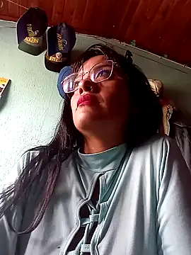 mili hotty online show from 06-10-26, 02:29