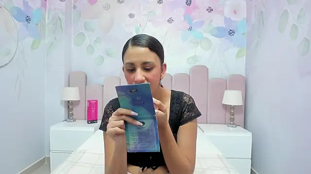 Snapshot of Miabloom19_ chatting on 07-24-26, 11:45 Miabloom19 online show from 07-24-26, 11:45