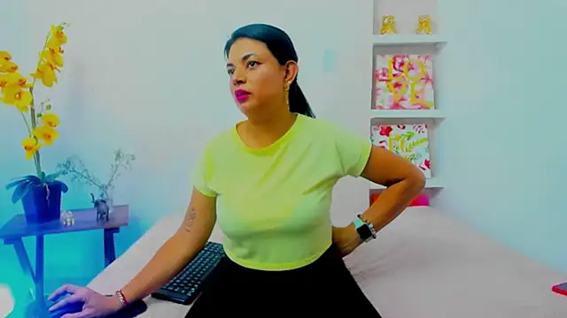 ChloeSmith9 online show from 06-09-26, 10:00