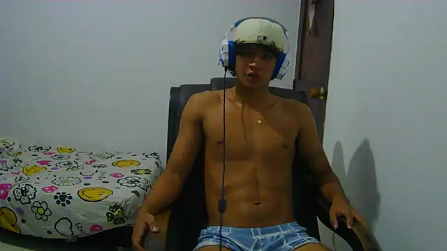 Snapshot of Hansel_take chatting on 05-03-26, 06:22 Hansel take online show from 05-03-26, 06:22