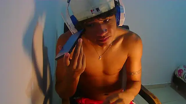 Snapshot of Hansel_take chatting on 05-14-26, 06:16 Hansel take online show from 05-14-26, 06:16