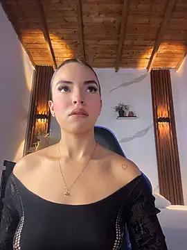 Snapshot of catalina_lafer chatting on 06-03-26, 01:12 catalina lafer online show from 06-03-26, 01:12