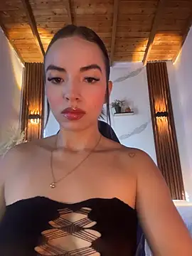 Snapshot of catalina_lafer chatting on 05-22-26, 12:36 catalina lafer online show from 05-22-26, 12:36
