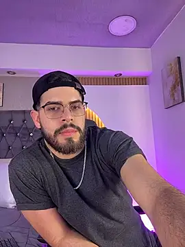 Snapshot of DomBoy_ chatting on 05-15-26, 08:18 DomBoy online show from 05-15-26, 08:18