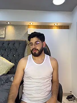 Snapshot of DomBoy_ chatting on 05-19-26, 01:56 DomBoy online show from 05-19-26, 01:56