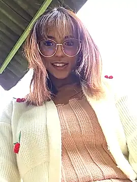 Snapshot of luna_latindoll chatting on 06-05-26, 04:45 luna latindoll online show from 06-05-26, 04:45