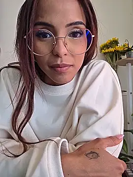 luna latindoll online show from 05-28-26, 03:40