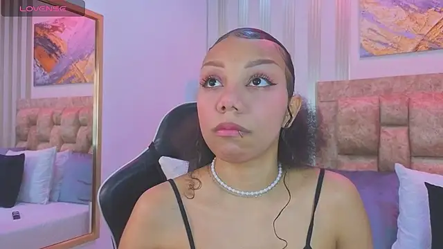 Snapshot of lilith_pink__ chatting on 05-26-26, 04:54 lilith pink online show from 05-26-26, 04:54