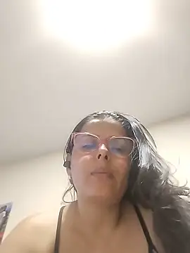 Snapshot of Bella_Morena27 chatting on 06-02-26, 12:16 Bella Morena27 online show from 06-02-26, 12:16