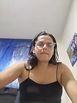 Snapshot of Bella_Morena27 chatting on 05-12-26, 02:08 Bella Morena27 online show from 05-12-26, 02:08