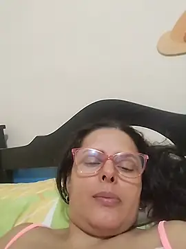 Snapshot of Bella_Morena27 chatting on 05-26-26, 05:38 Bella Morena27 online show from 05-26-26, 05:38