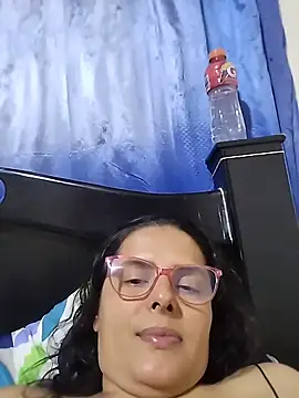 Snapshot of Bella_Morena27 chatting on 05-25-26, 04:12 Bella Morena27 online show from 05-25-26, 04:12
