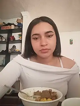 Snapshot of Sky__19 chatting on 07-10-26, 05:57 Sky 19 online show from 07-10-26, 05:57