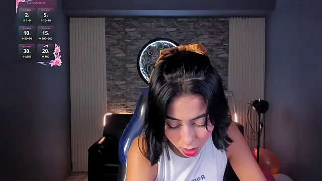 Snapshot of gemma_19_ chatting on 06-12-26, 11:02 gemma 19 online show from 06-12-26, 11:02