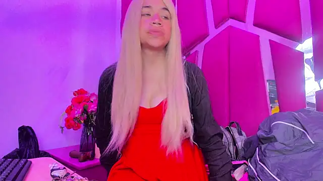 Snapshot of ivyqueen28 chatting on 06-01-26, 09:47 ivyqueen28 online show from 06-01-26, 09:47
