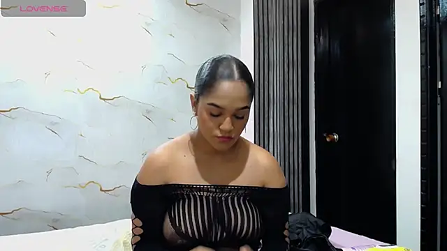 Snapshot of Liaa_cams chatting on 06-26-26, 03:01 Liaa cams online show from 06-26-26, 03:01