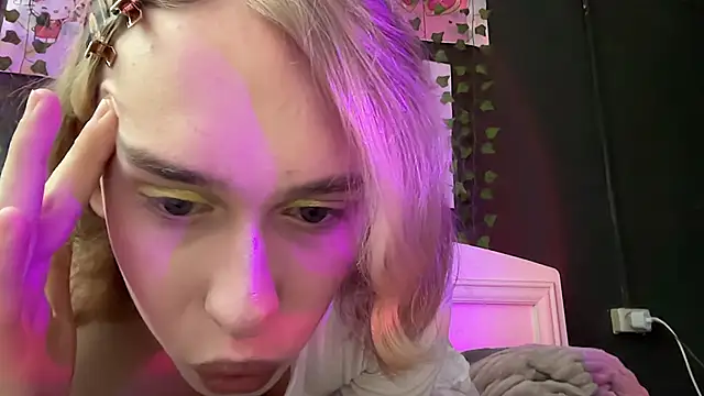 Miss Amy00 online show from 06-19-26, 04:02