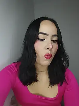 Snapshot of lucyparker_28 chatting on 05-15-26, 02:53 lucyparker 28 online show from 05-15-26, 02:53