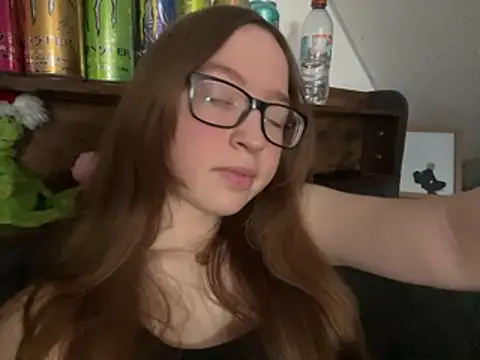 Snapshot of Freaky-Doll chatting on 05-02-26, 04:45 Freaky-Doll online show from 05-02-26, 04:45