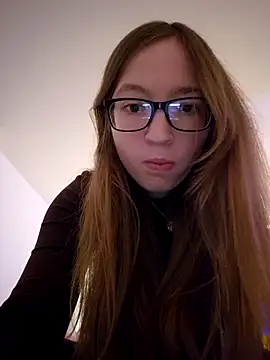 Snapshot of Freaky-Doll chatting on 05-16-26, 10:09 Freaky-Doll online show from 05-16-26, 10:09
