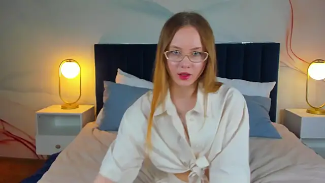 Snapshot of FloraLarsson chatting on 06-03-26, 03:07 FloraLarsson online show from 06-03-26, 03:07