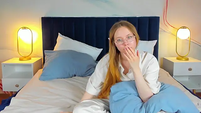 Snapshot of FloraLarsson chatting on 06-03-26, 02:33 FloraLarsson online show from 06-03-26, 02:33