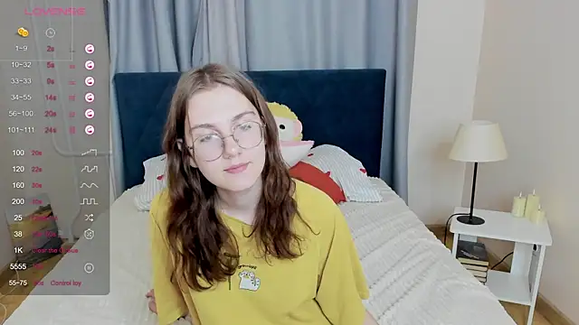 Snapshot of iMagdaLunna chatting on 06-05-26, 06:57 iMagdaLunna online show from 06-05-26, 06:57