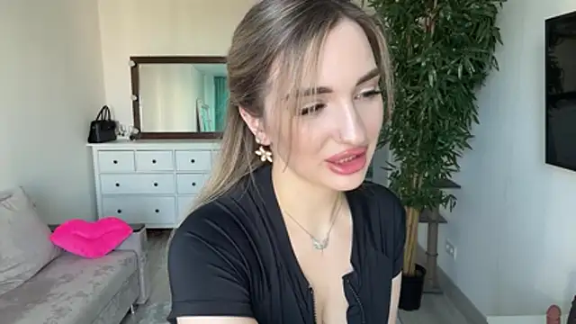 Snapshot of Victoria_Jess chatting on 05-11-26, 12:39 Victoria Jess online show from 05-11-26, 12:39