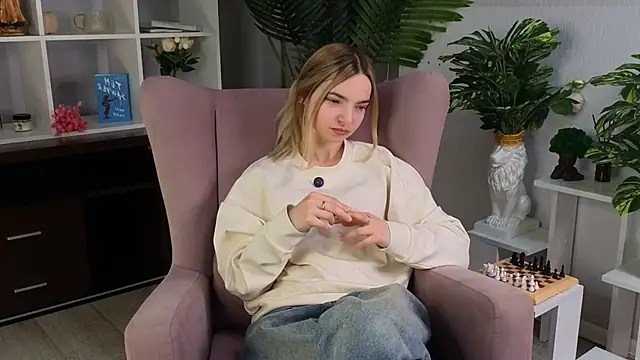 RosannPritchard online show from 04-30-26, 01:51