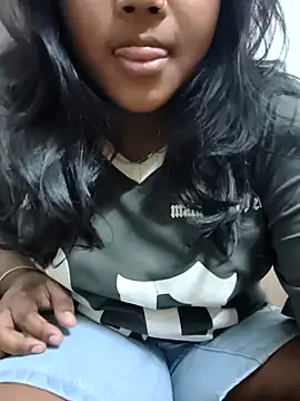 Snapshot of payaljaan800 chatting on 06-17-26, 03:44 payaljaan800 online show from 06-17-26, 03:44
