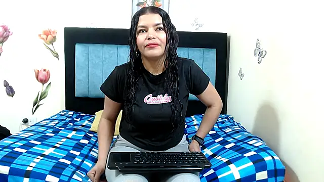 LUCYXS1 online show from 05-19-26, 11:17