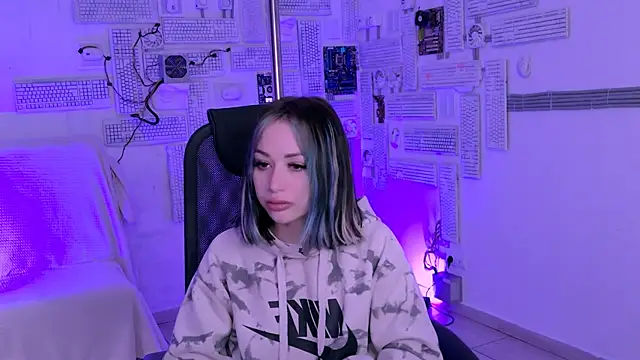 EdnaWilson online show from 04-30-26, 08:32